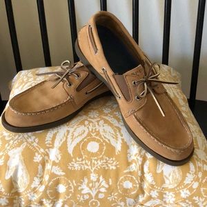 Boys Sperry Topsiders size 5.5